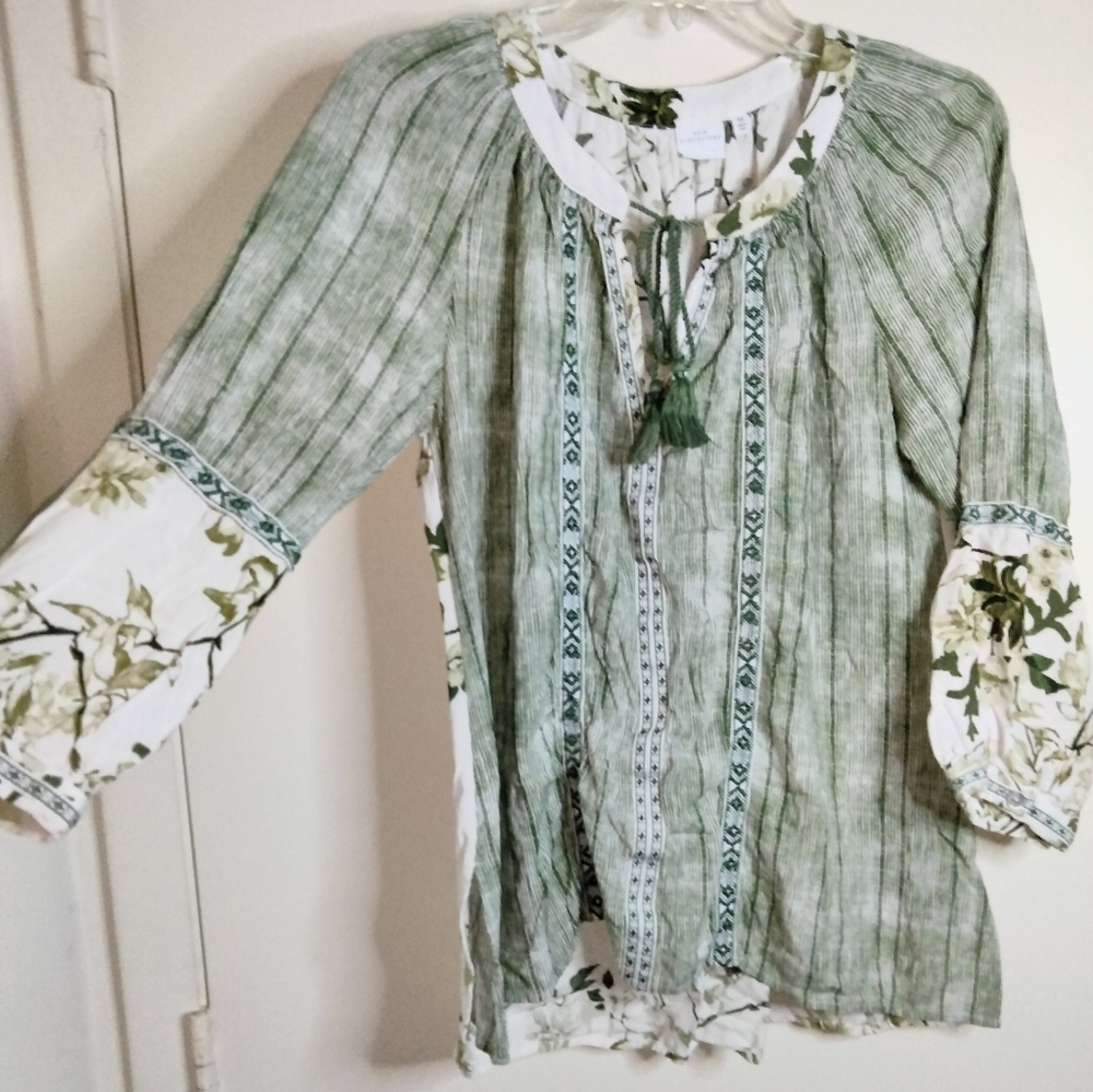 New Directions (Size M) Multicolored Floral Mixed Print Boho Cottagecore Blouse